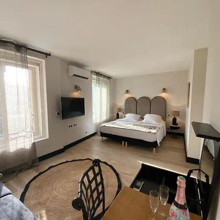 L'arena Otel Fréjus